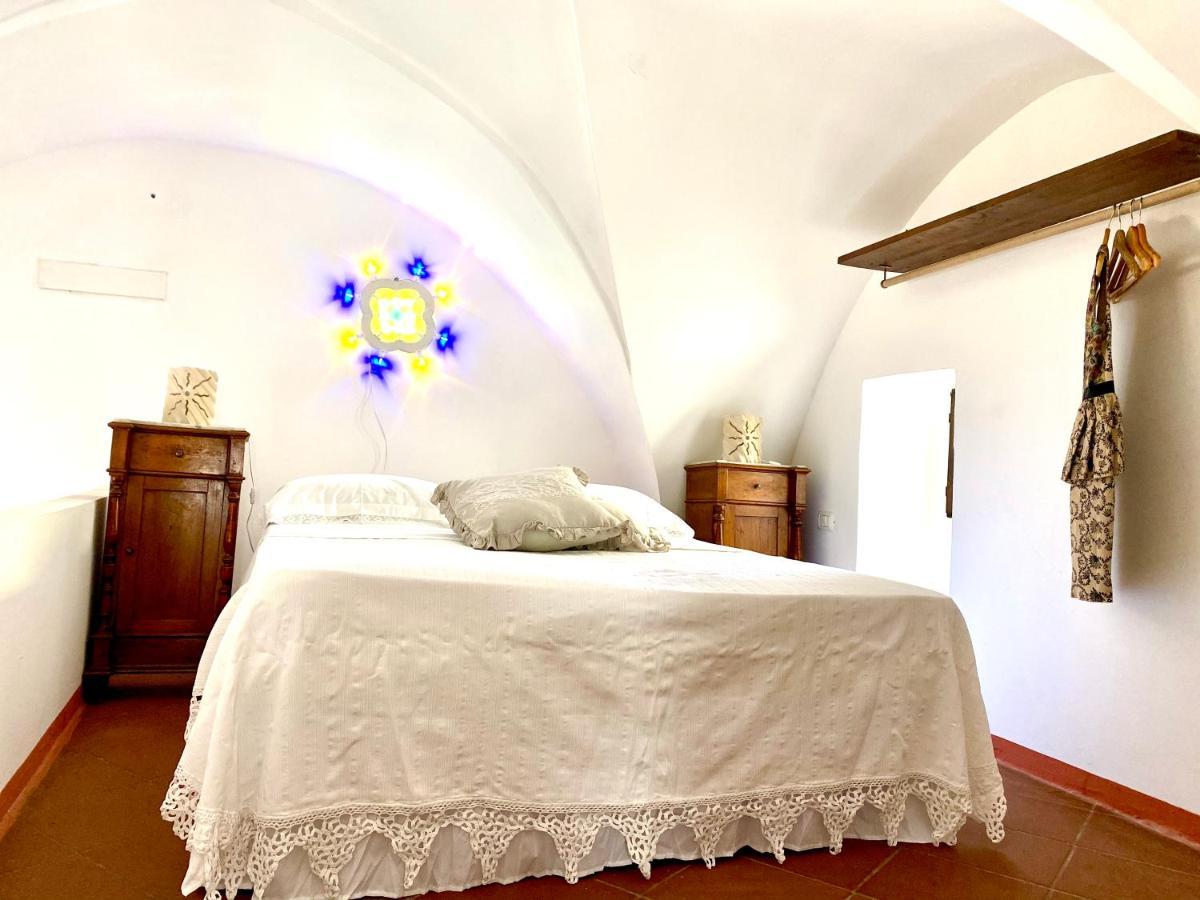 Ca Strignano Suite, Typical House กาสตริญาโน เดล กาโป ภายนอก รูปภาพ